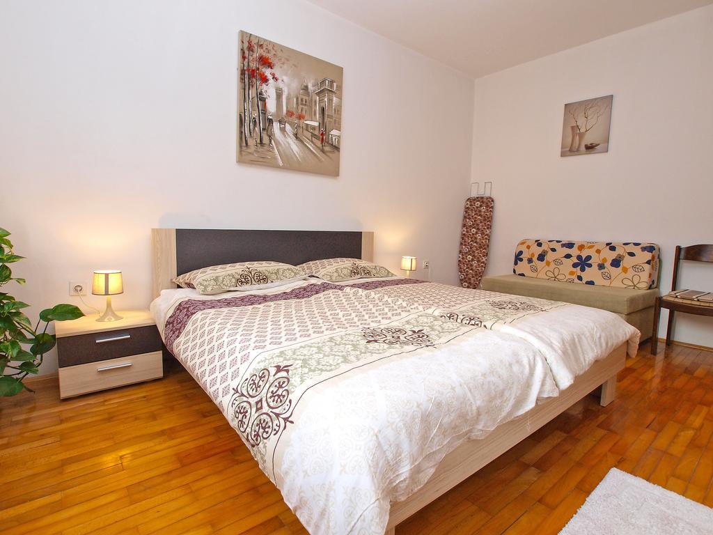 Family Friendly Apartment 946 Pula Exterior foto