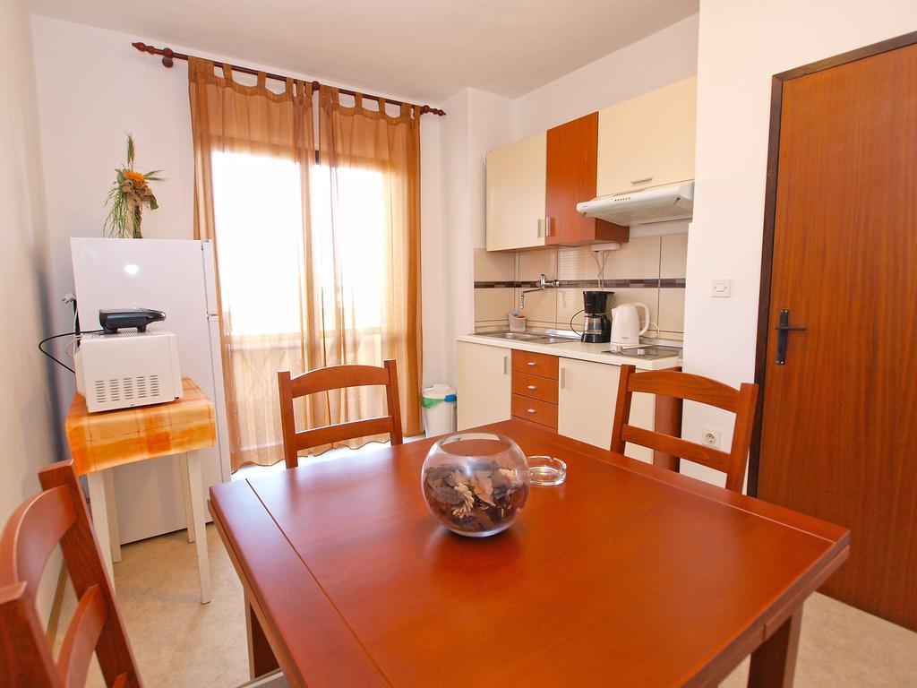 Family Friendly Apartment 946 Pula Exterior foto
